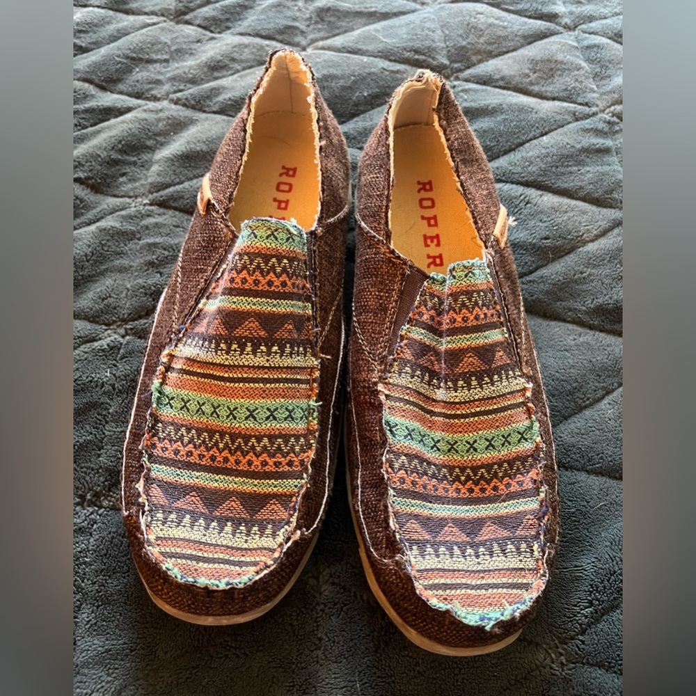 Roper slip on tennis shoe